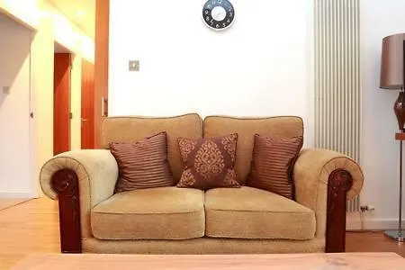 The Park - Holyrood Road With Free Parking Apartment Edinburgh United Kingdom